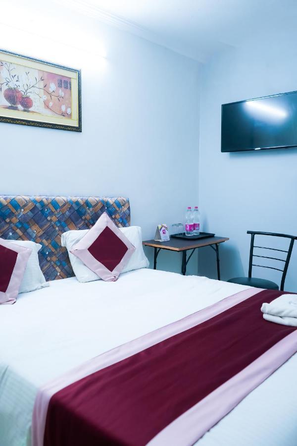Comodo Satya Niketan Residency นิวเดลี ภายนอก รูปภาพ