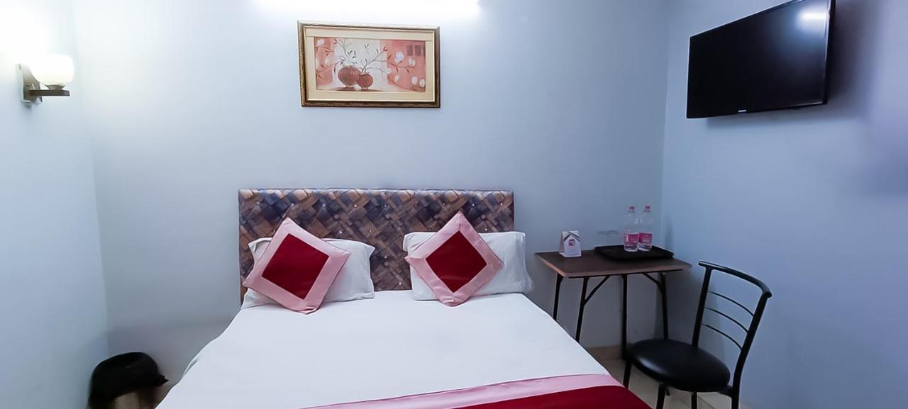Comodo Satya Niketan Residency นิวเดลี ภายนอก รูปภาพ